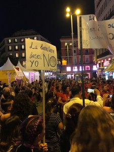 Cartel particular "la luna tiene fases, yo no"