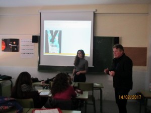 Un momento del taller por los buenos tratos en el IES Duque de Rivas.