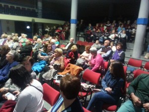 Participantes en el salón de actos del Centro cultural de Orcasitas